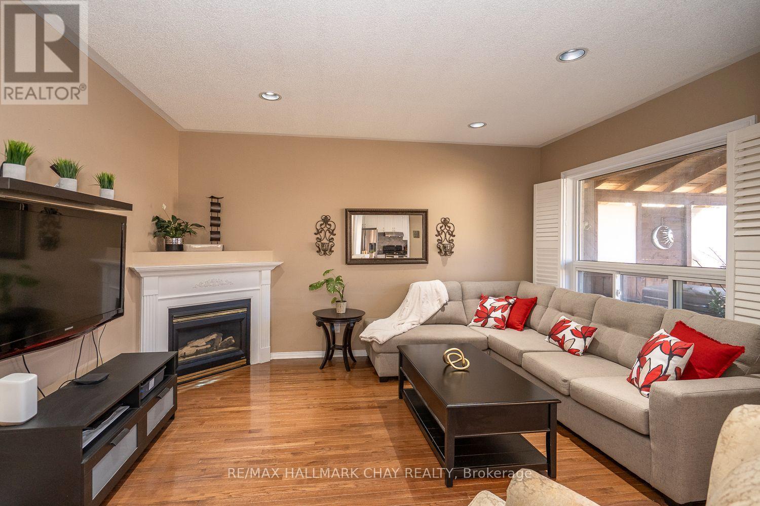 24 Bushberry Road, Brampton (Snelgrove), Ontario  L7A 1L3 - Photo 12 - W12055662