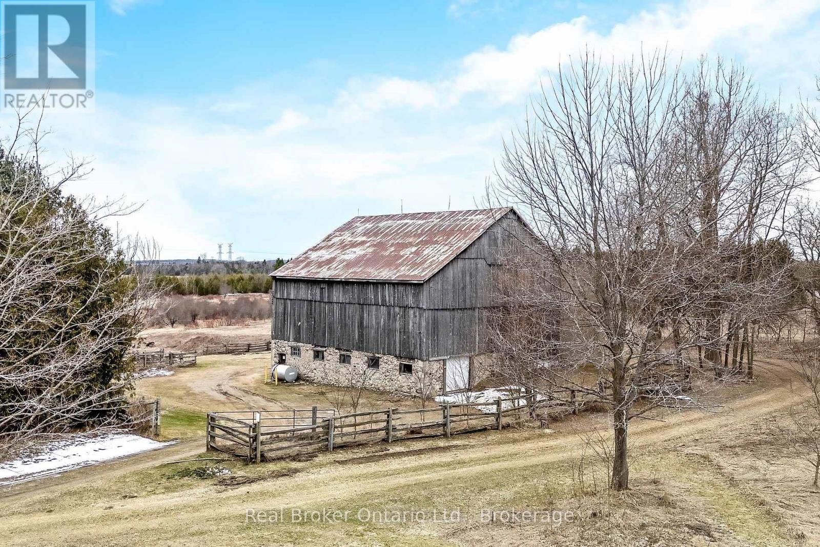 9126 Sideroad 27, Erin, Ontario  L0N 1N0 - Photo 40 - X12055699