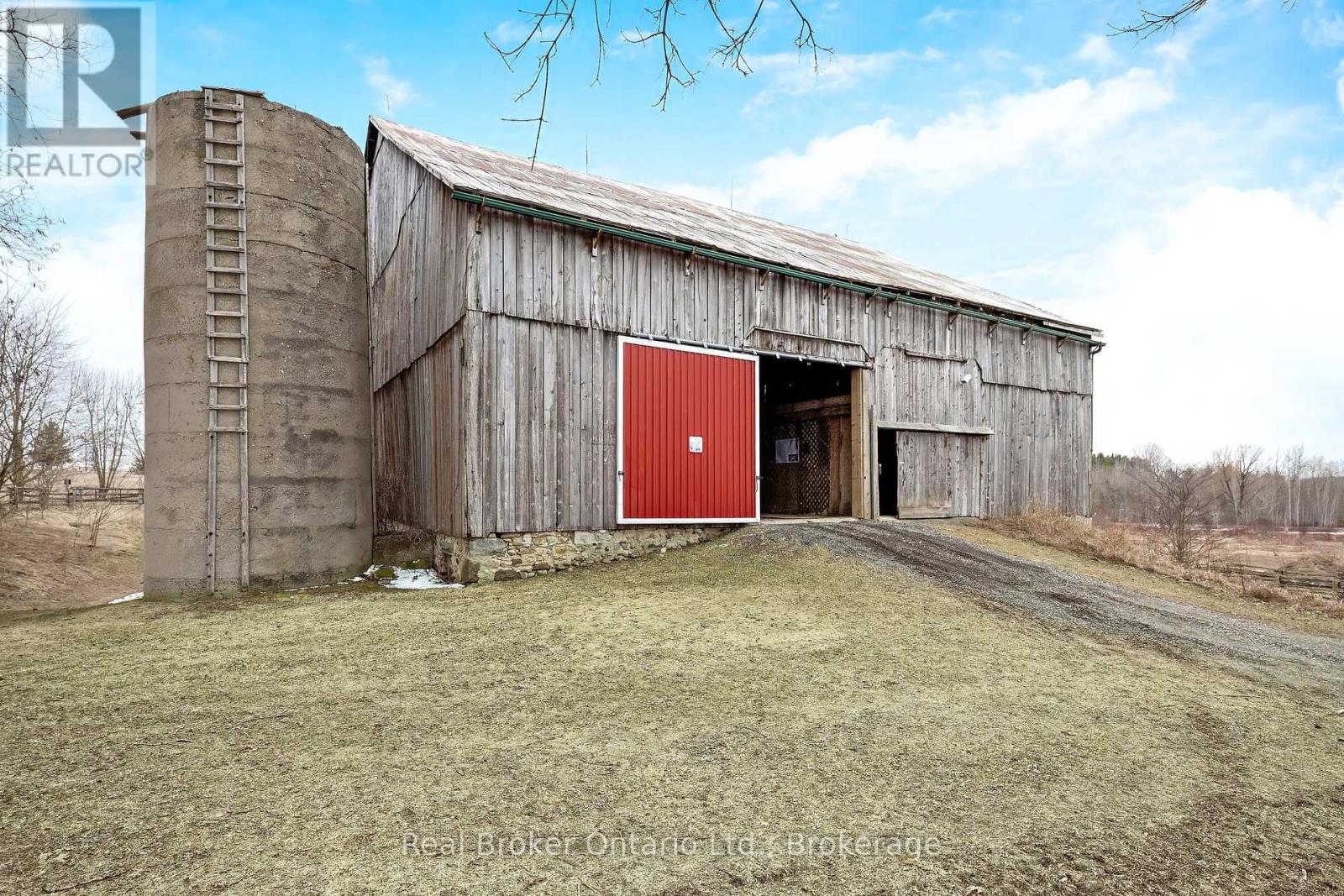 9126 Sideroad 27, Erin, Ontario  L0N 1N0 - Photo 42 - X12055699