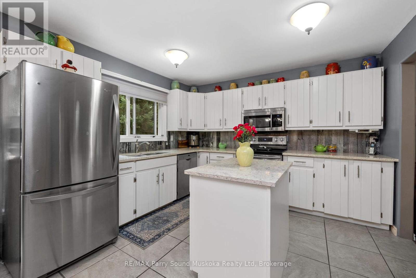 99 Bayview Drive, Carling, Ontario  P0G 1G0 - Photo 15 - X12055708
