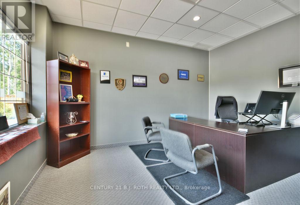 8 - 4 Pine River Road, Essa, Ontario  L3W 0G2 - Photo 6 - N12055683