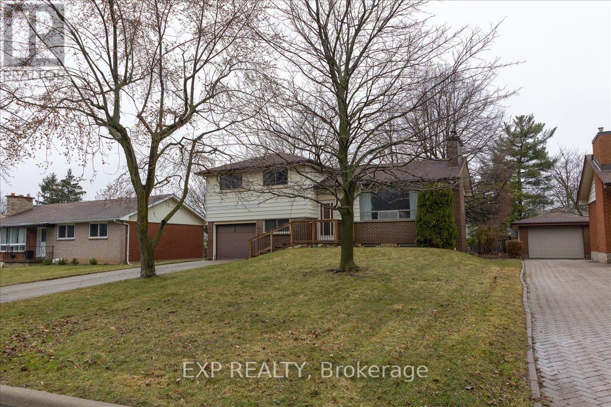 304 Burlington Crescent