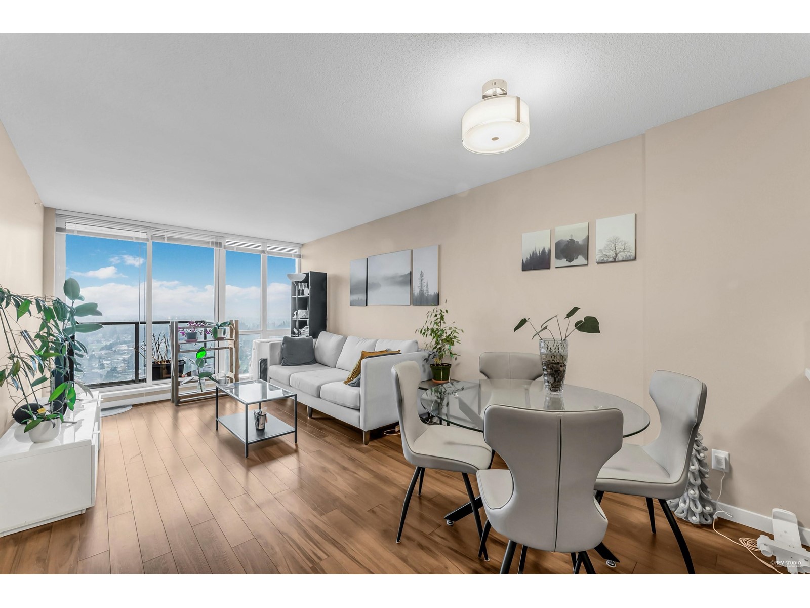 2908 9981 Whalley Boulevard, Surrey, British Columbia  V3T 0G6 - Photo 2 - R2984855