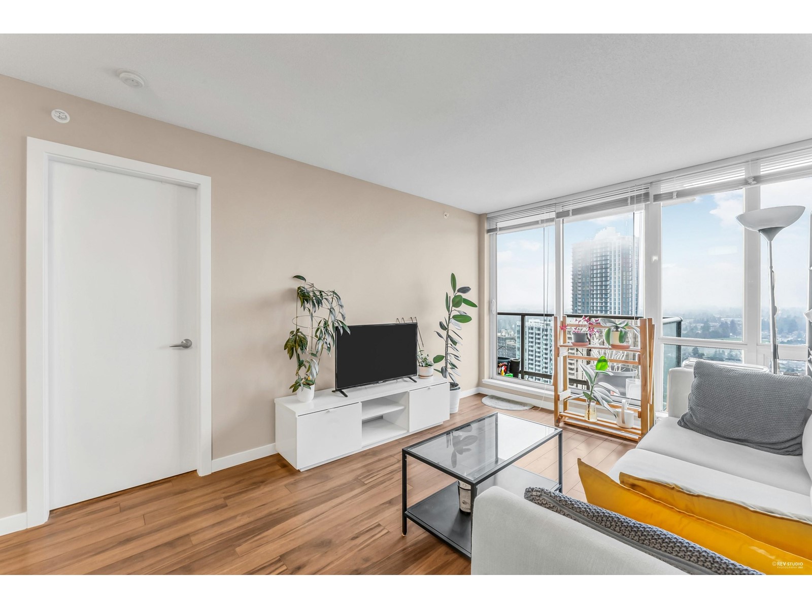 2908 9981 Whalley Boulevard, Surrey, British Columbia  V3T 0G6 - Photo 4 - R2984855