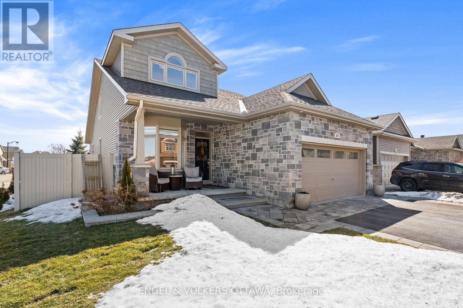 Property at 325 BOBOLINK RIDGE image 3