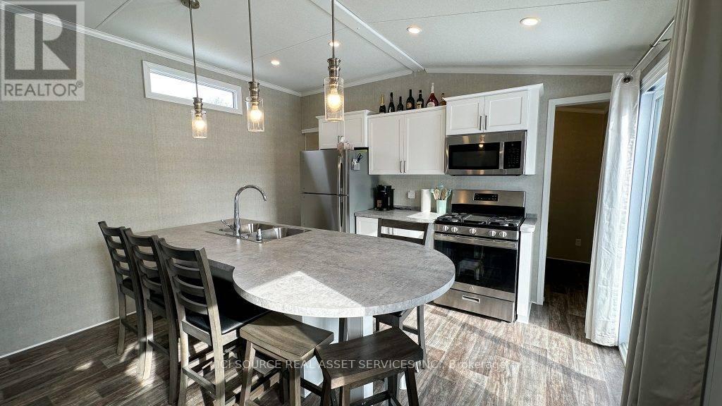 Heron - 1047 Bonnie Lake Camp Road, Bracebridge, Ontario  P1L 1W9 - Photo 6 - X12055723