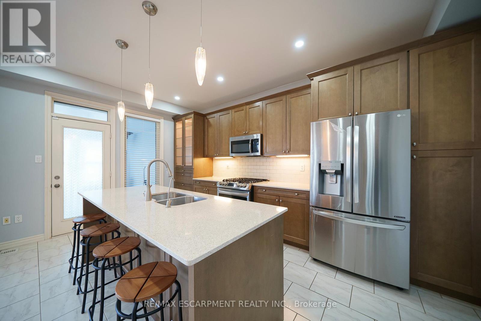 306 Blackburn Drive, Brantford, Ontario  N3T 0G1 - Photo 13 - X12055736
