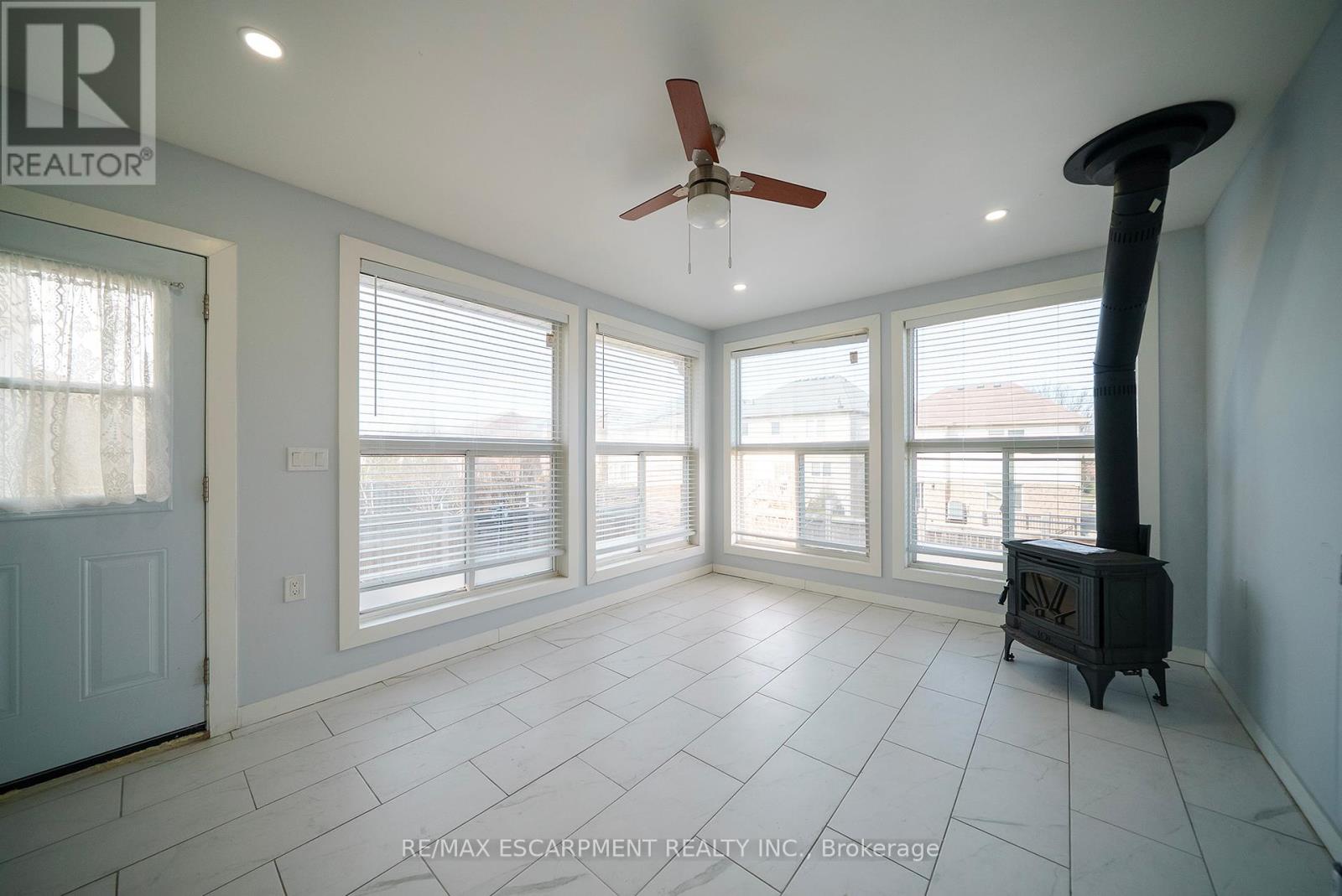 306 Blackburn Drive, Brantford, Ontario  N3T 0G1 - Photo 14 - X12055736