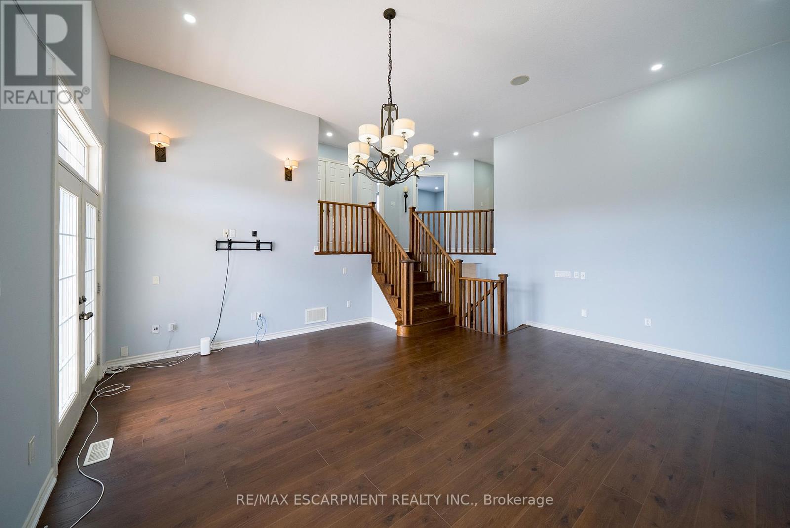 306 Blackburn Drive, Brantford, Ontario  N3T 0G1 - Photo 18 - X12055736