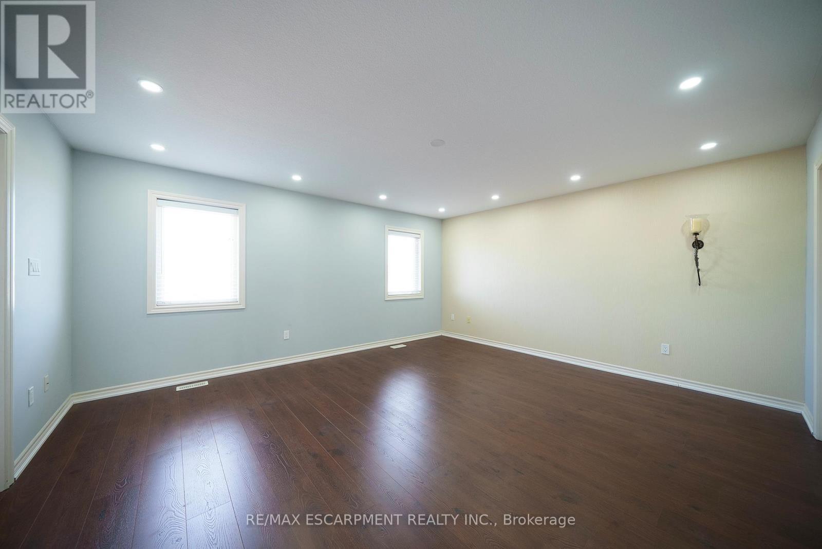 306 Blackburn Drive, Brantford, Ontario  N3T 0G1 - Photo 20 - X12055736