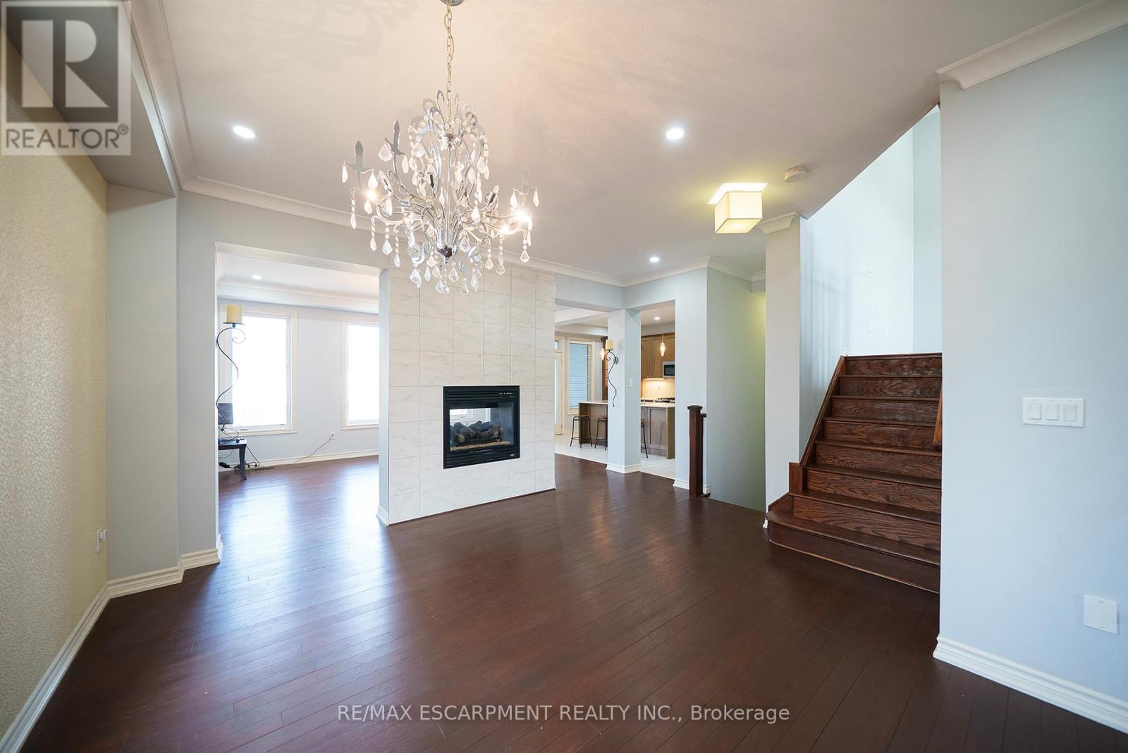 306 Blackburn Drive, Brantford, Ontario  N3T 0G1 - Photo 8 - X12055736