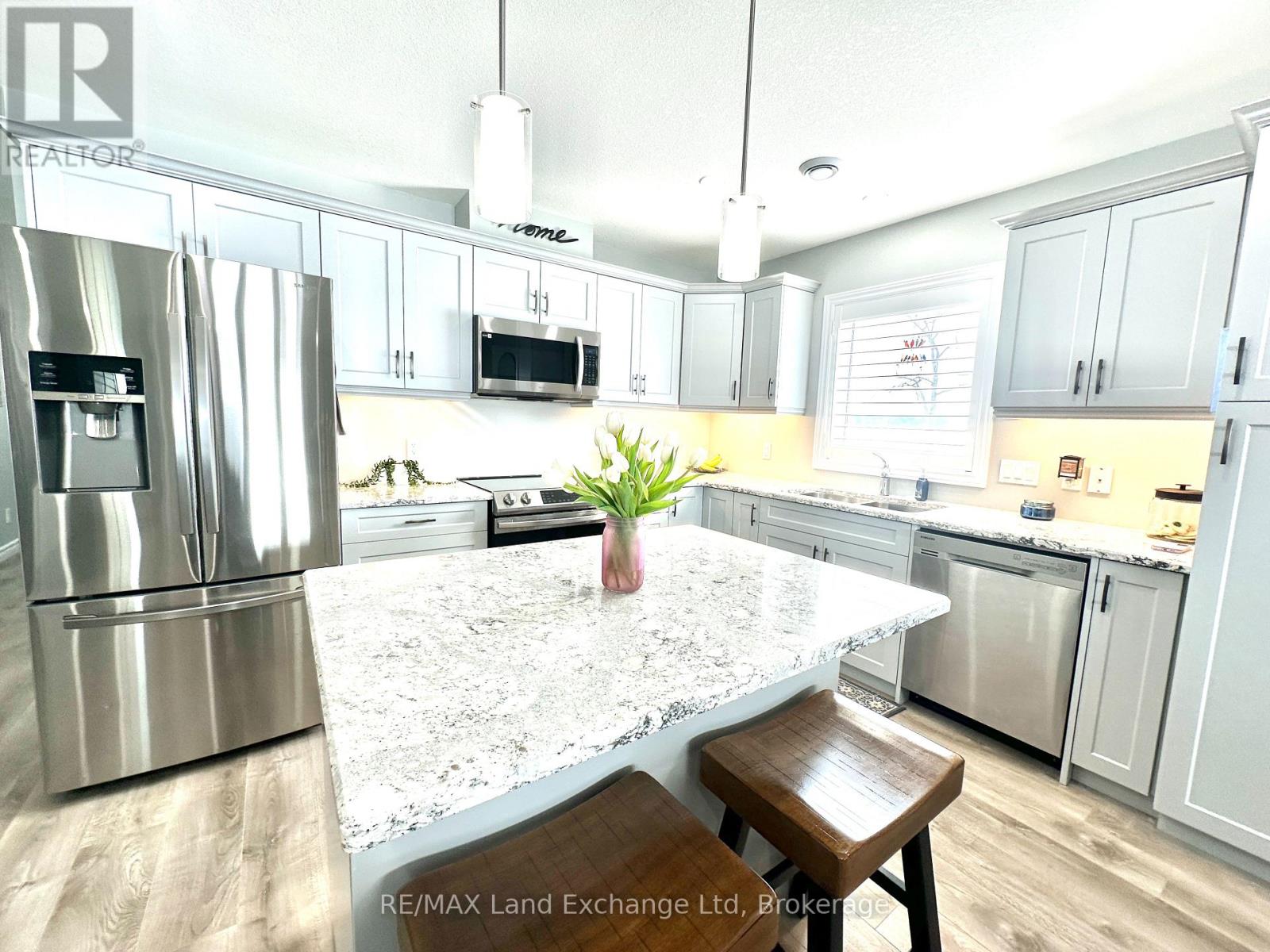 179 Lake Breeze Drive, Ashfield-Colborne-Wawanosh, Ontario  N7A 0C8 - Photo 16 - X11991153