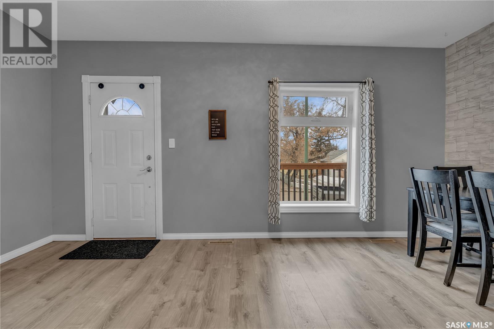 Property at 445 York STREET image 3