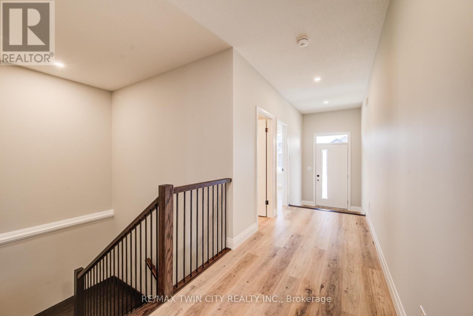 106 South Parkwood Boulevard, Woolwich, Ontario  N3B 0E6 - Photo 11 - X11922174