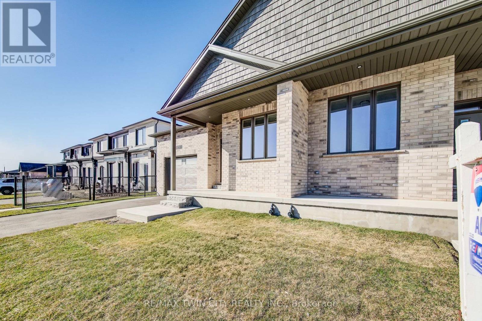 Property at 106 SOUTH PARKWOOD BOULEVARD image 4