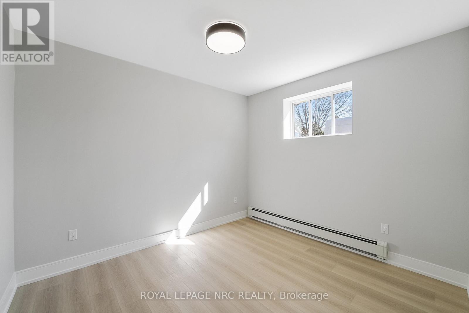 668 Quaker Road, Welland (N. Welland), Ontario  L3C 3H2 - Photo 25 - X12055806