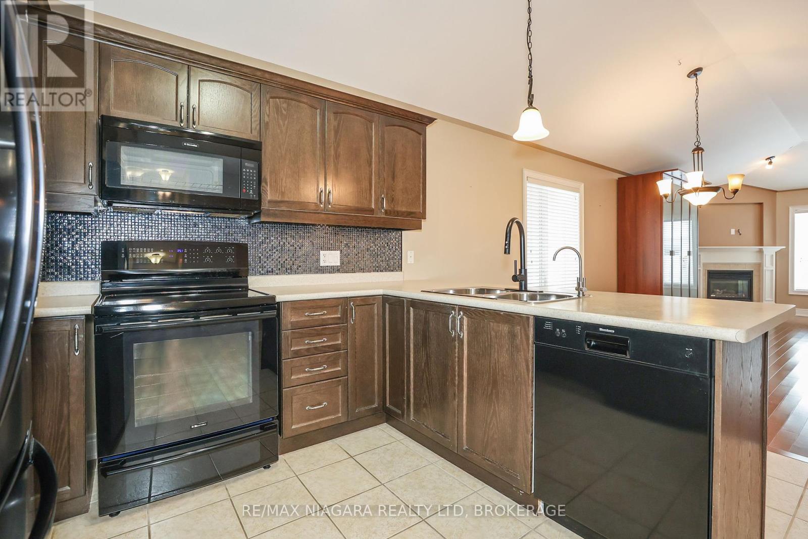 2476 Old Mill Road E, Fort Erie, Ontario  L0S 1S0 - Photo 7 - X11968002