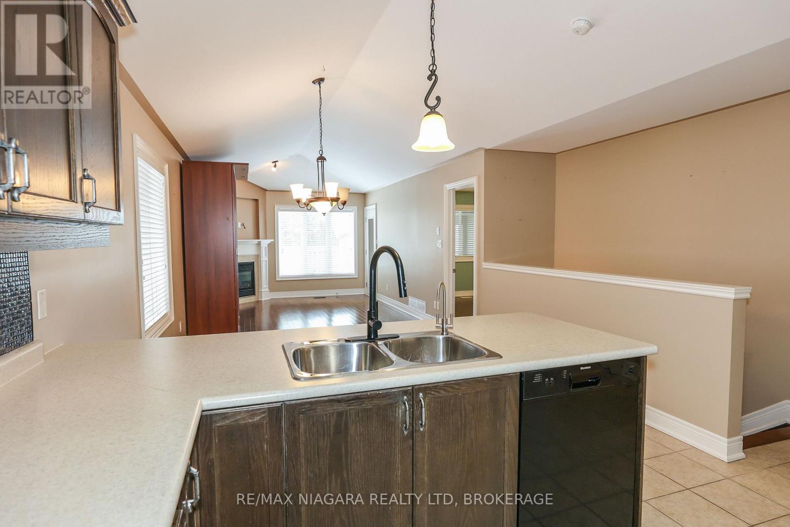 2476 Old Mill Road E, Fort Erie, Ontario  L0S 1S0 - Photo 8 - X11968002