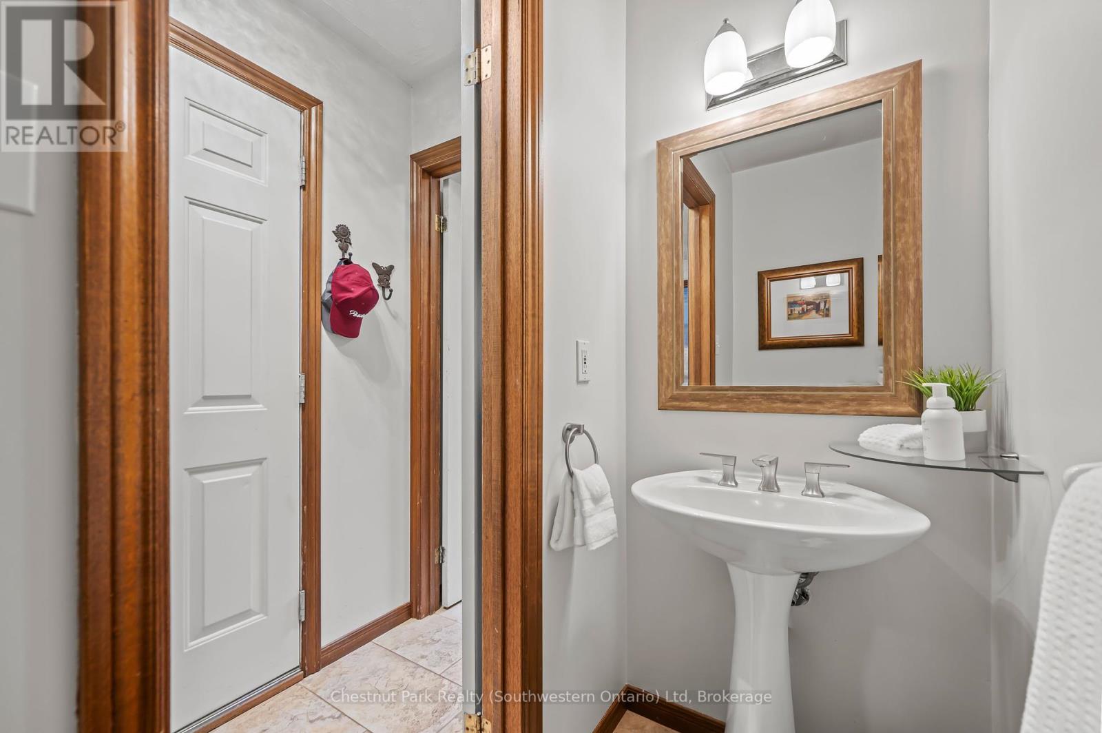 39 Celia Crescent, Guelph, Ontario  N1G 4R4 - Photo 12 - X12055758