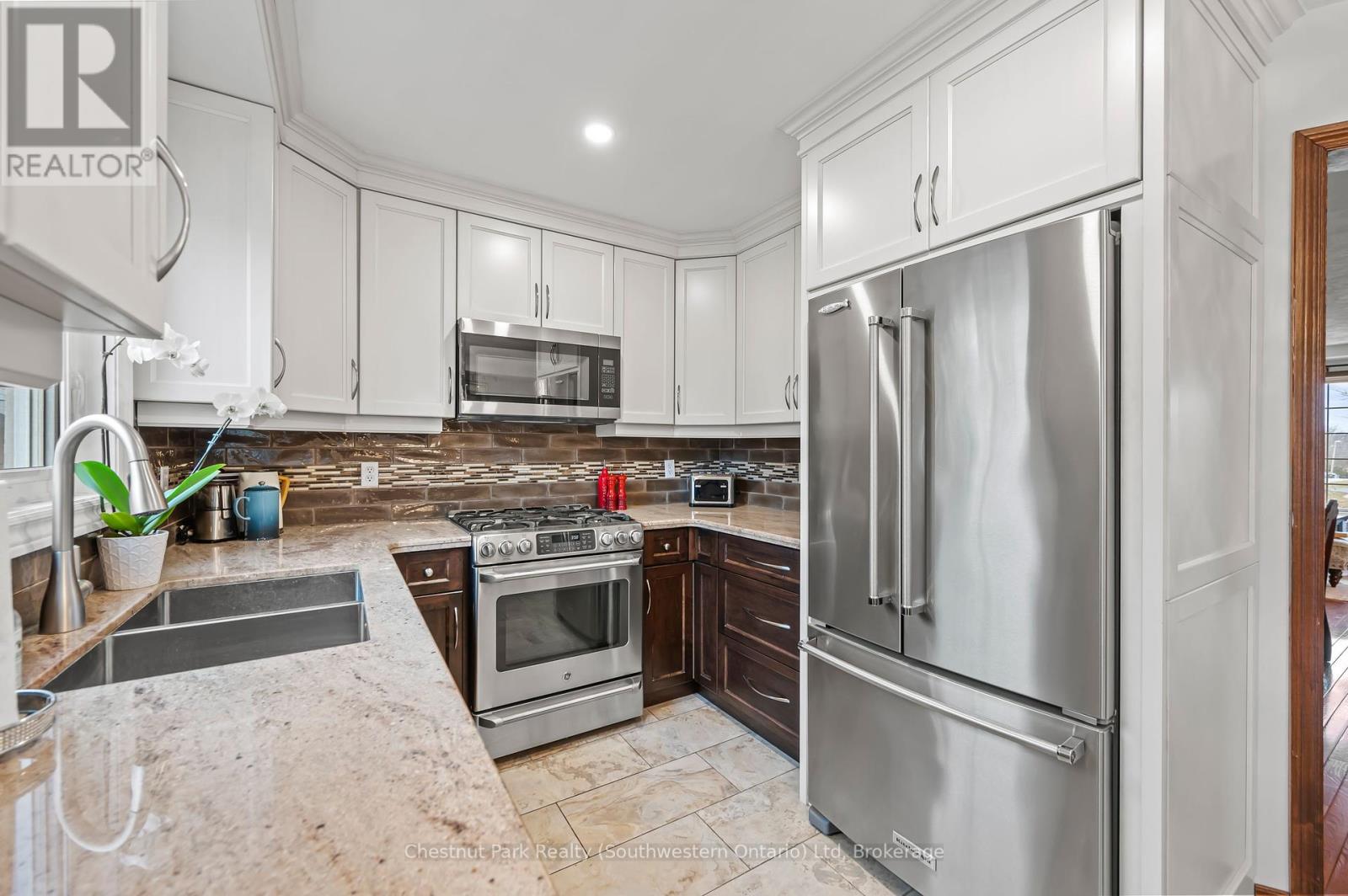 39 Celia Crescent, Guelph, Ontario  N1G 4R4 - Photo 17 - X12055758