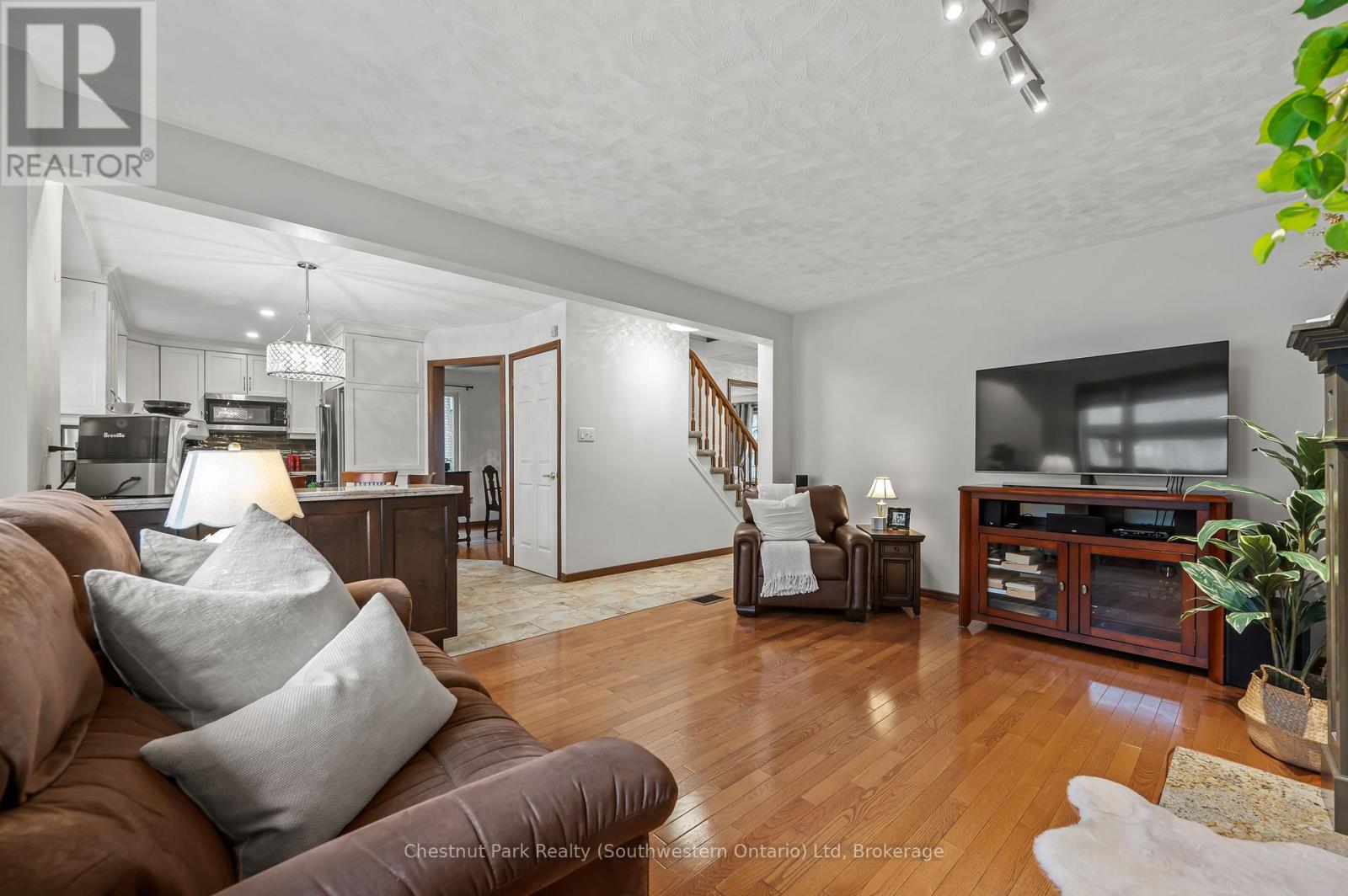 39 Celia Crescent, Guelph, Ontario  N1G 4R4 - Photo 21 - X12055758