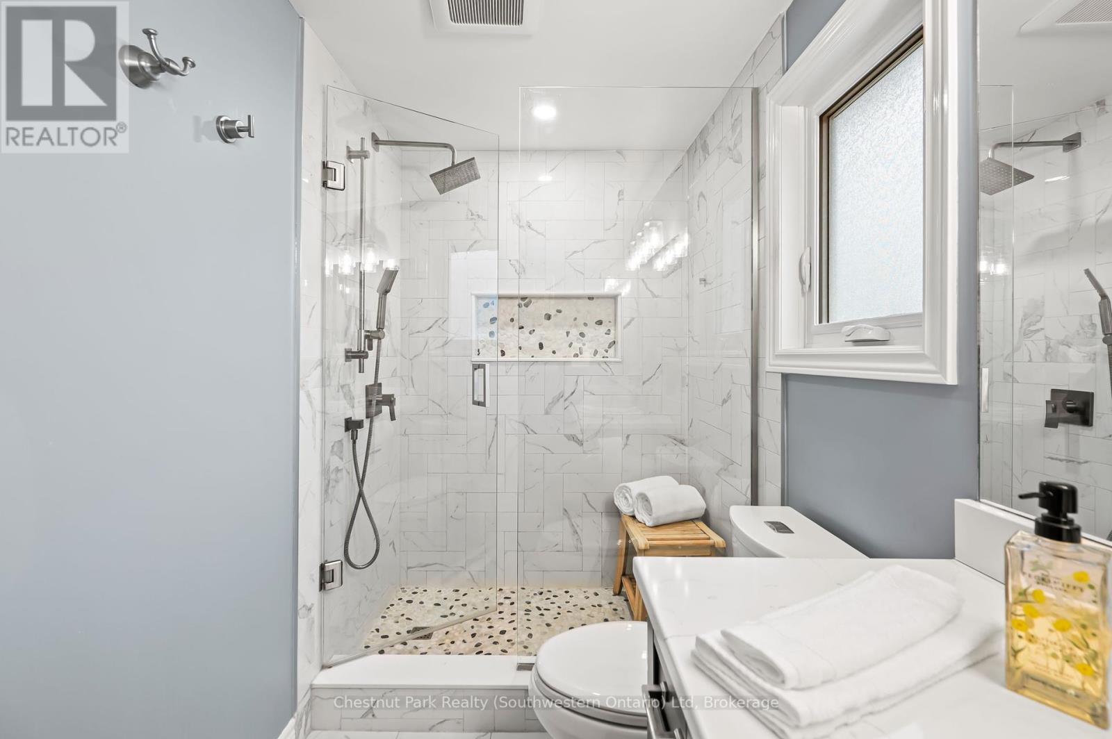 39 Celia Crescent, Guelph, Ontario  N1G 4R4 - Photo 27 - X12055758