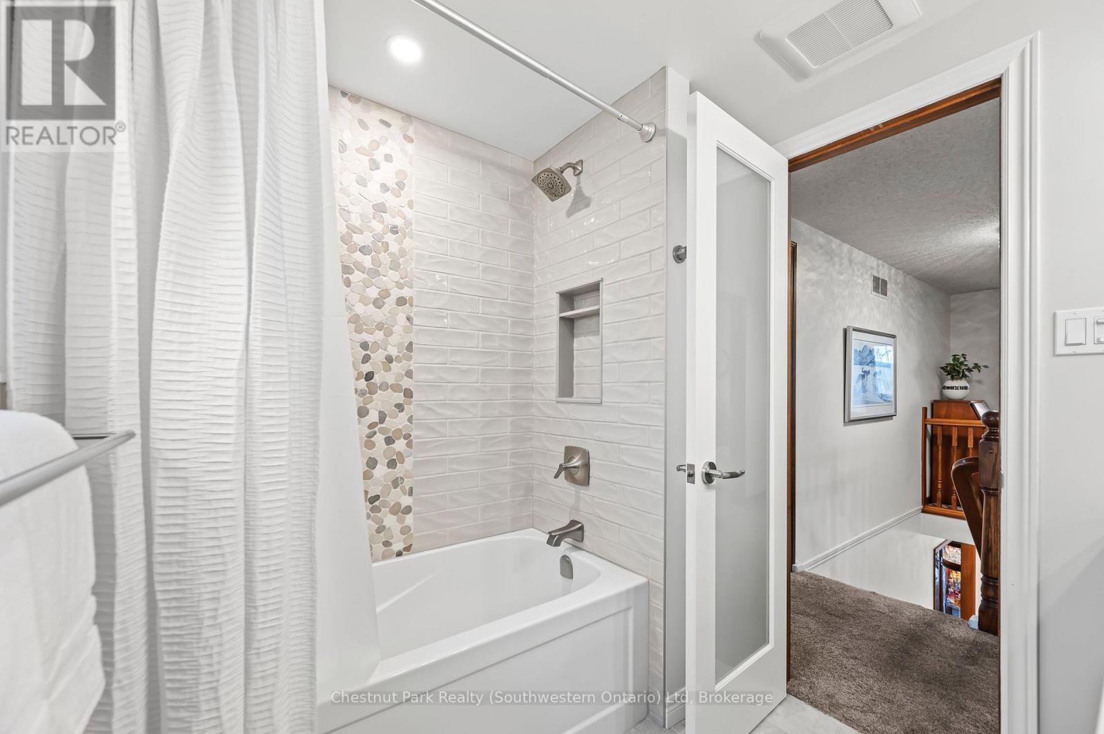 39 Celia Crescent, Guelph, Ontario  N1G 4R4 - Photo 36 - X12055758