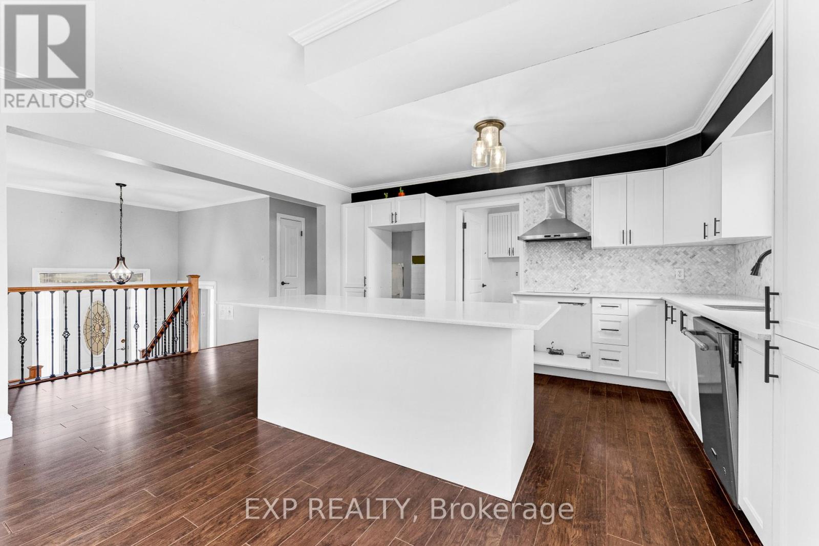20 Wasaga Sands Drive, Wasaga Beach, Ontario  L9Z 1J6 - Photo 12 - S12055774