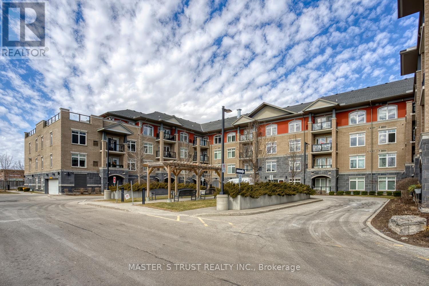 Property at 319 - 106 BARD BOULEVARD image 3
