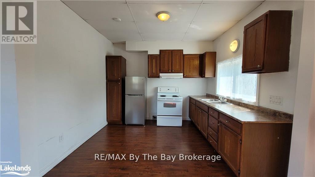 C01 - 280 River Road E, Wasaga Beach, Ontario  L9Z 2L7 - Photo 4 - S12055888