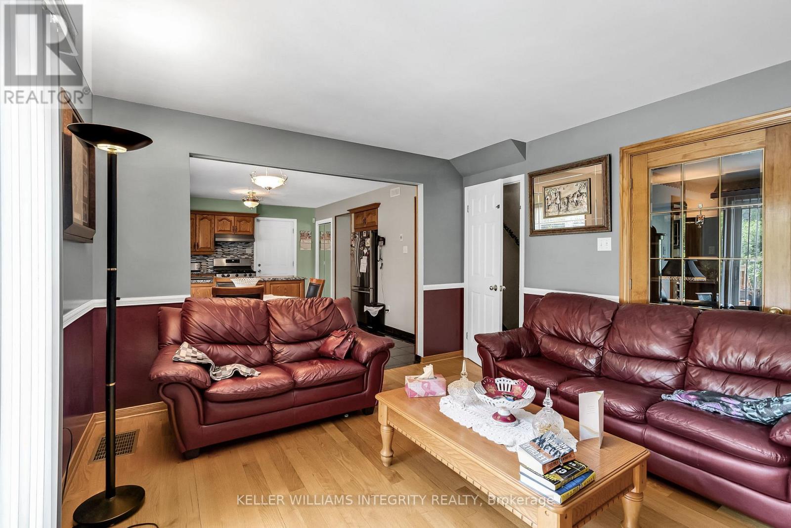 60 Hickory Street, South Stormont, Ontario  K0C 1M0 - Photo 12 - X12055849