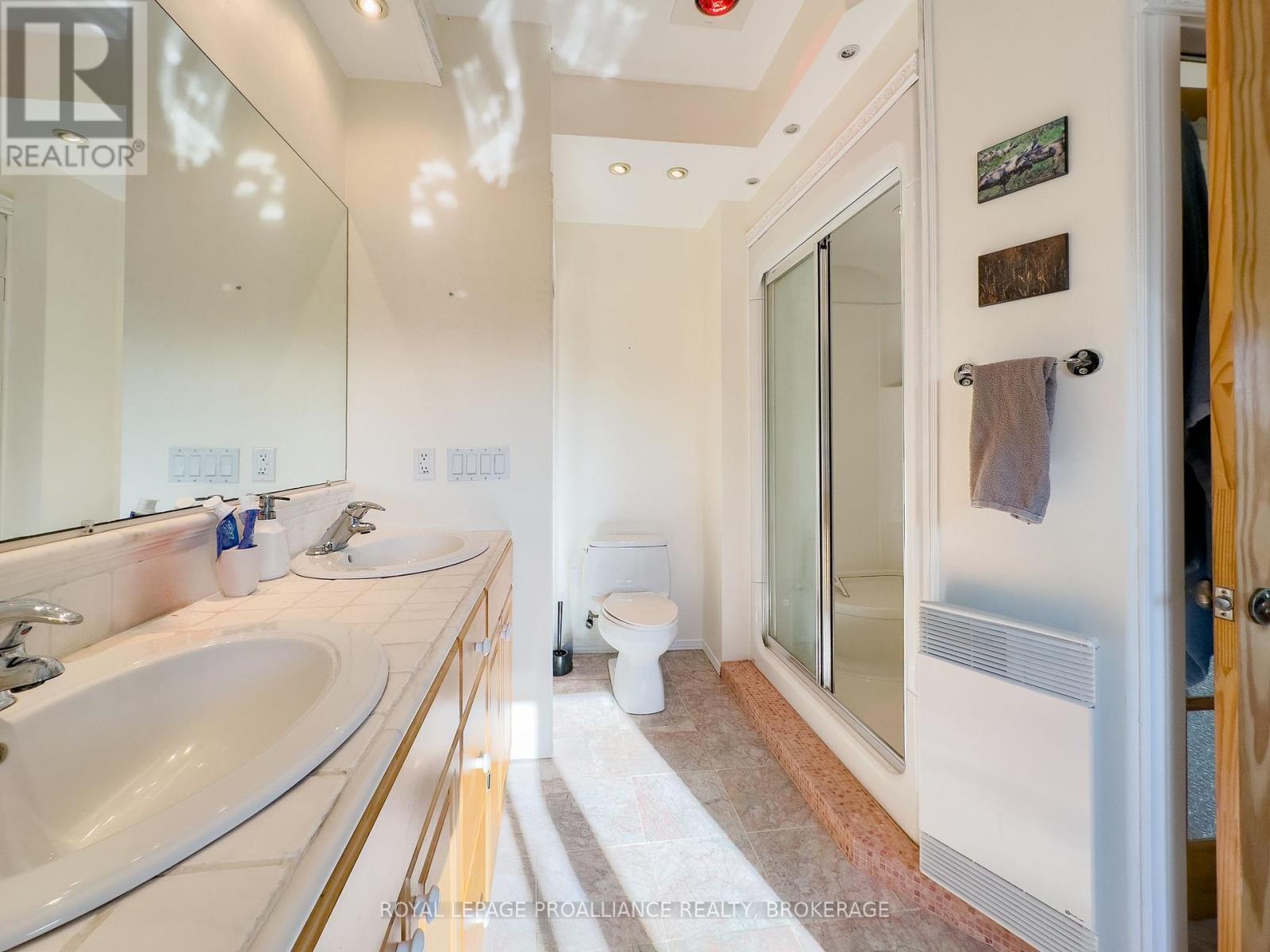 10 North Shore Road, Frontenac Islands, Ontario  K7G 2V6 - Photo 20 - X12055991