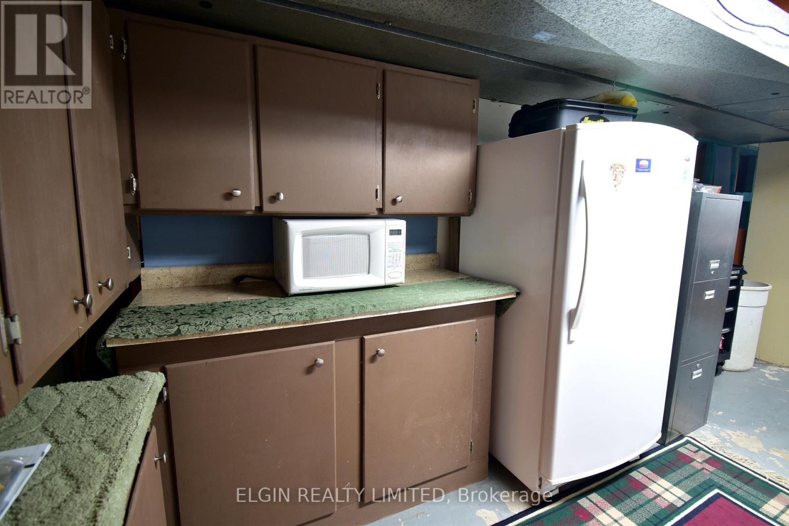 589 Elm Street, St. Thomas, Ontario  N5R 1K8 - Photo 33 - X12055997