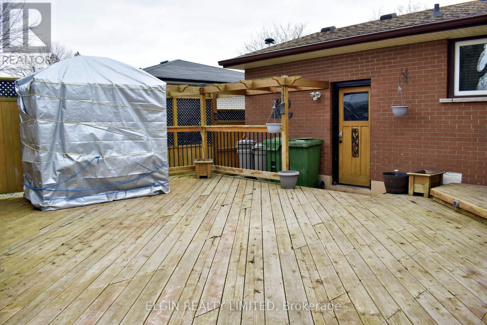 589 Elm Street, St. Thomas, Ontario  N5R 1K8 - Photo 38 - X12055997