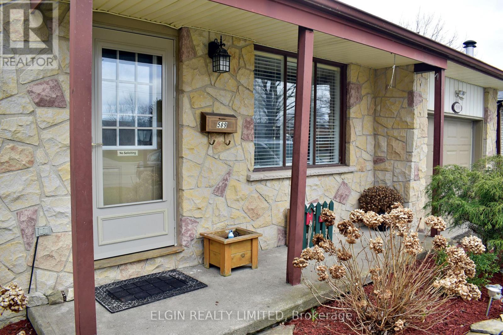 589 Elm Street, St. Thomas, Ontario  N5R 1K8 - Photo 4 - X12055997