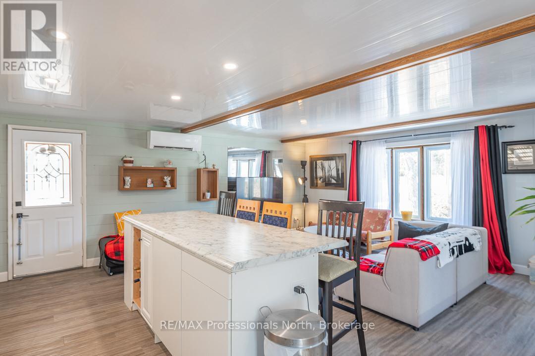 1024 Fifth Lane, Minden Hills, Ontario  K0M 2K0 - Photo 14 - X12055996