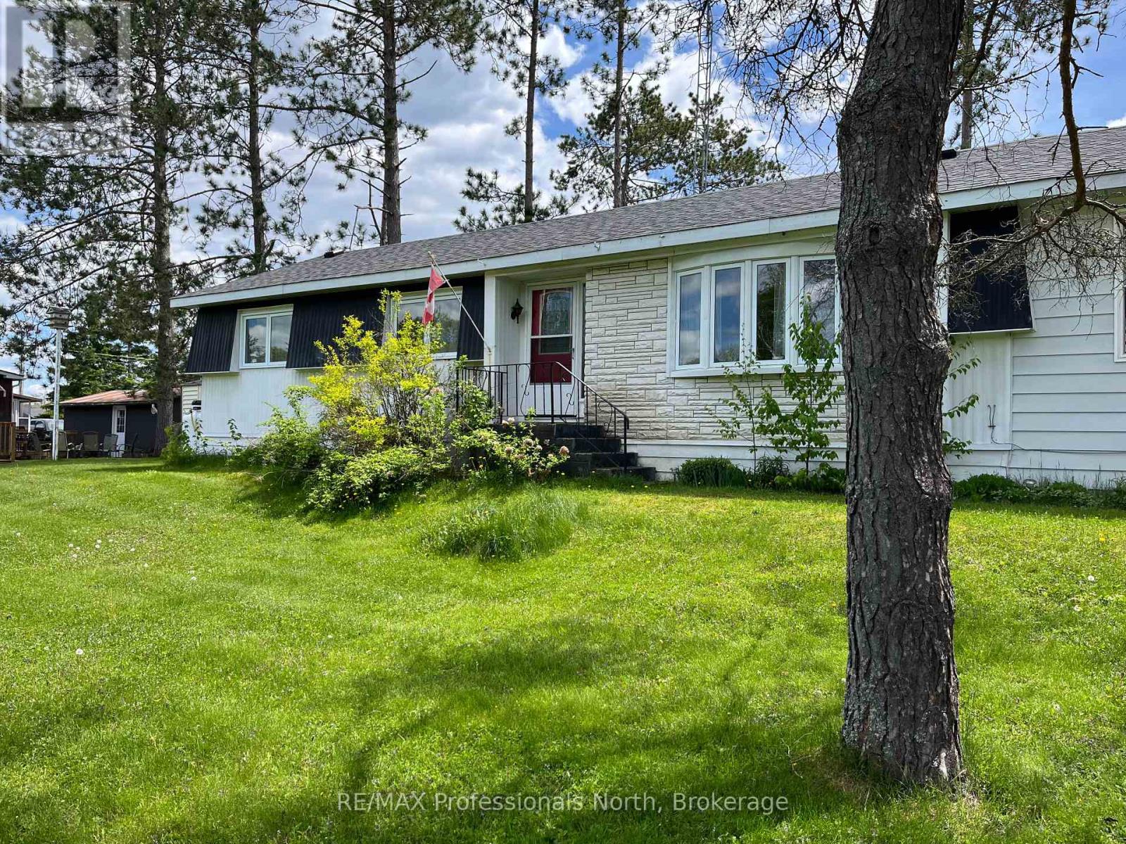 1024 Fifth Lane, Minden Hills, Ontario  K0M 2K0 - Photo 2 - X12055996