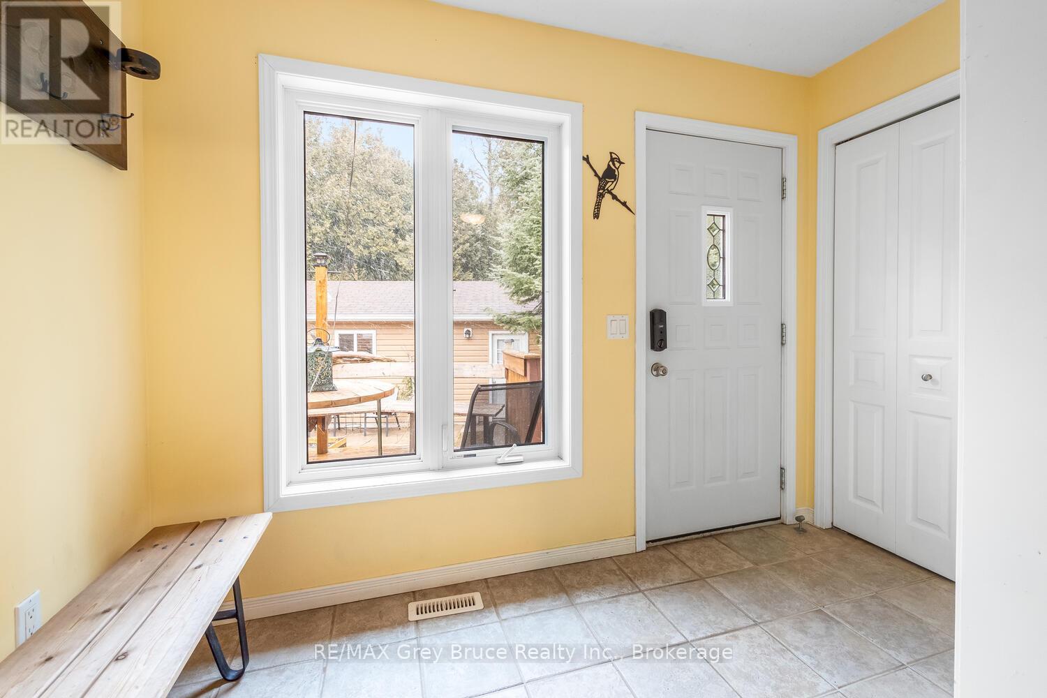 103 Lakewood Country Lane, Northern Bruce Peninsula, Ontario  N0H 1W0 - Photo 10 - X12056000