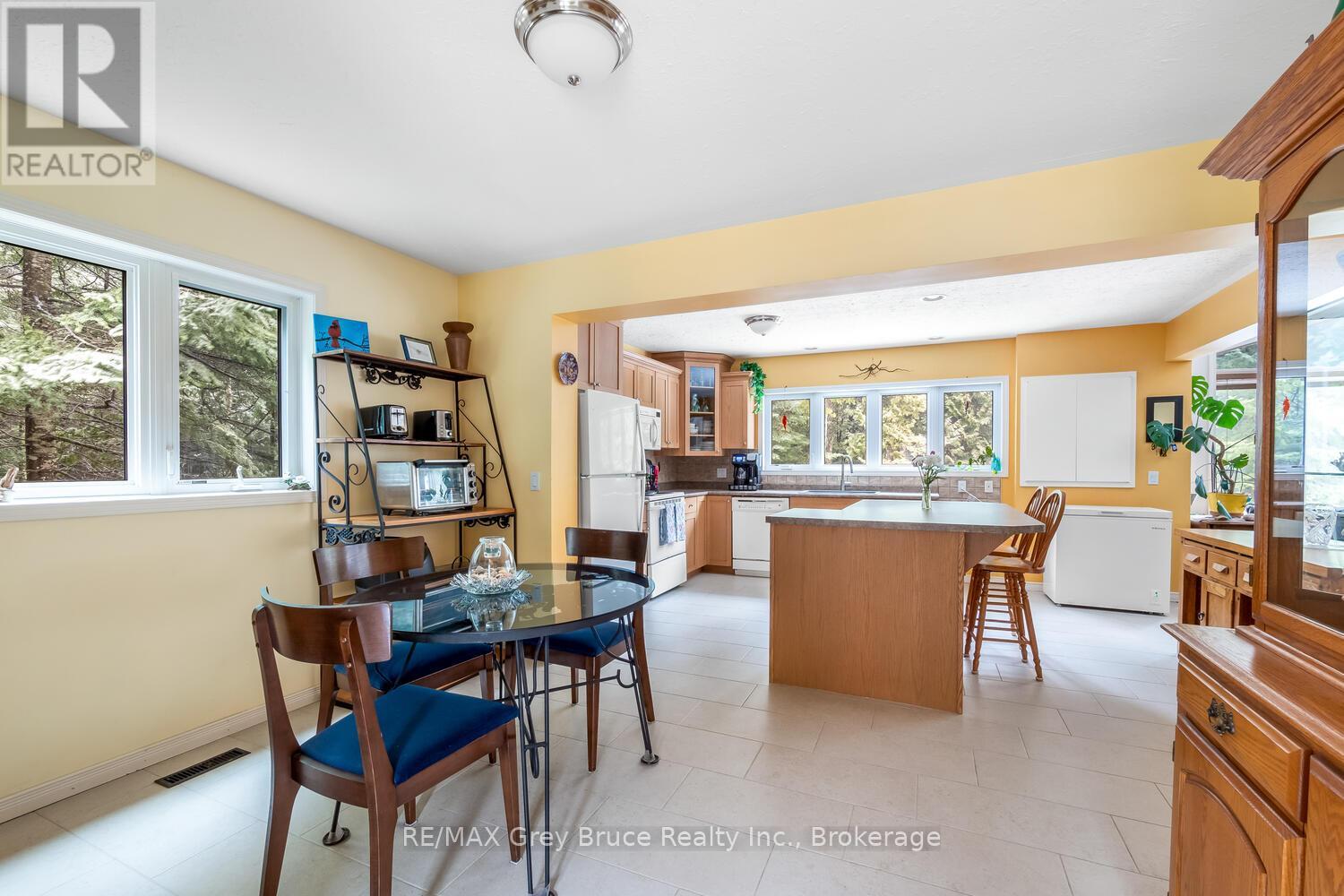 103 Lakewood Country Lane, Northern Bruce Peninsula, Ontario  N0H 1W0 - Photo 11 - X12056000