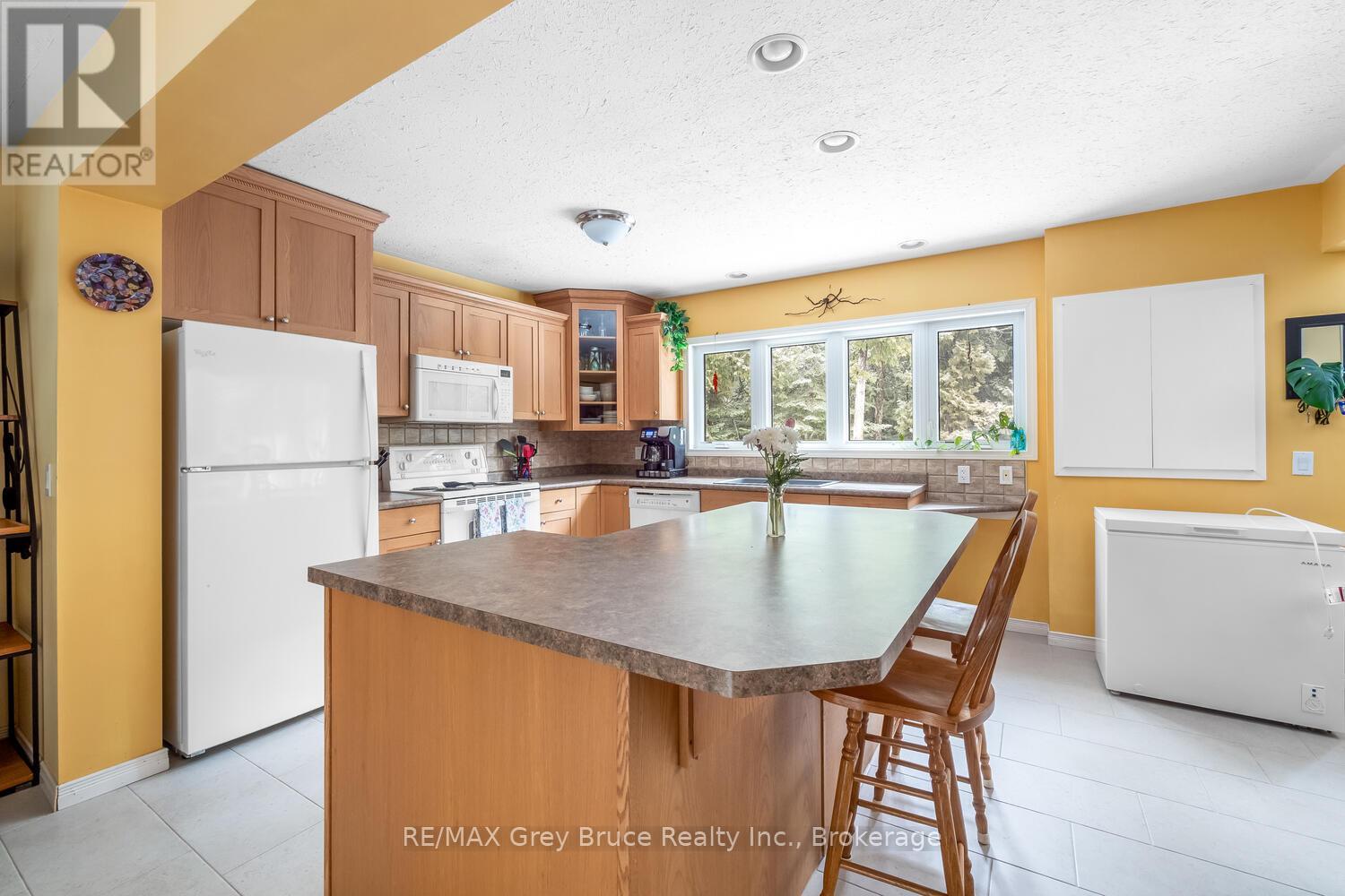 103 Lakewood Country Lane, Northern Bruce Peninsula, Ontario  N0H 1W0 - Photo 13 - X12056000