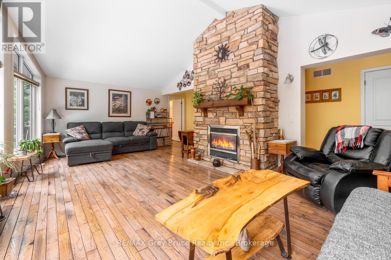 103 Lakewood Country Lane, Northern Bruce Peninsula, Ontario  N0H 1W0 - Photo 18 - X12056000
