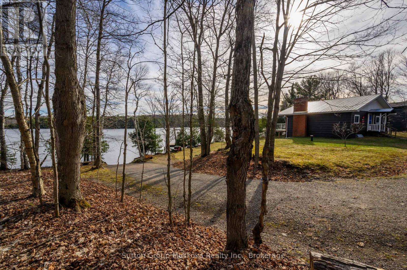 562&568 East Waseosa Lake Rd Road E, Huntsville, Ontario  P1H 2J4 - Photo 37 - X12056035