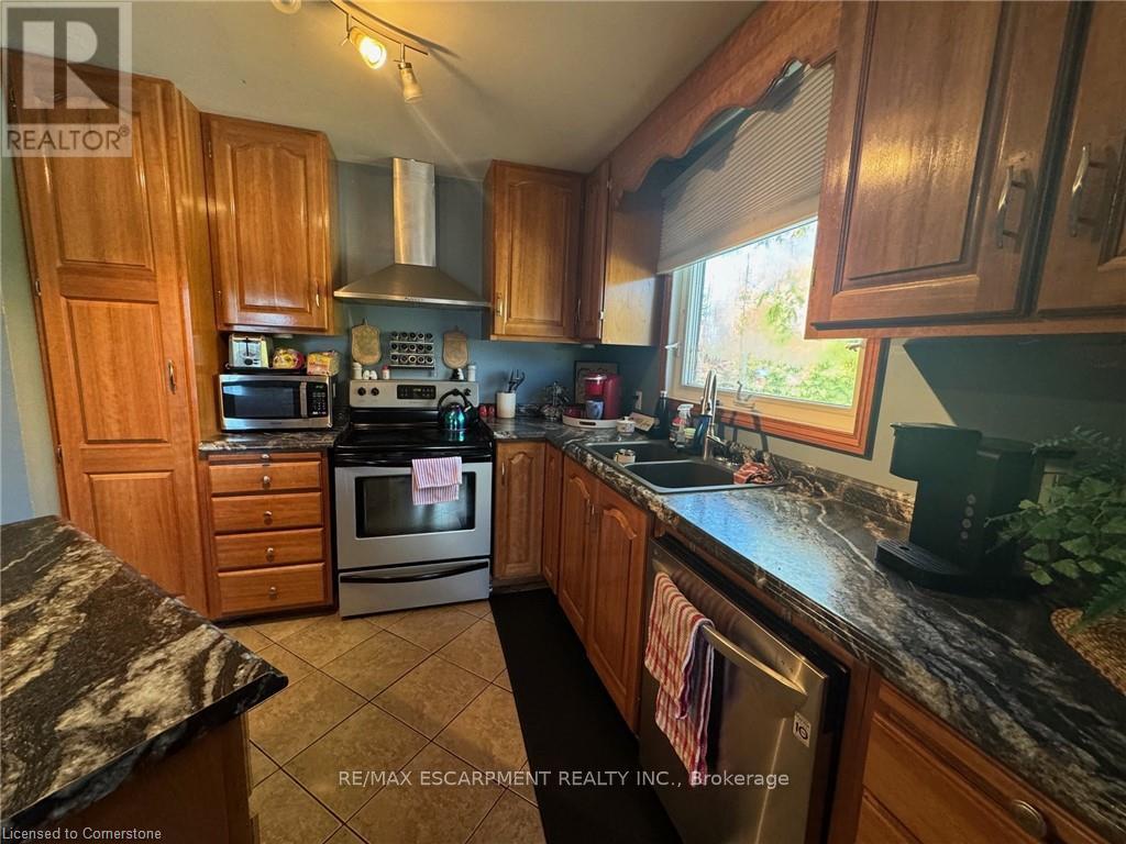 24 Woodhouse Avenue, Norfolk (Port Dover), Ontario  N0A 1N8 - Photo 12 - X11999610