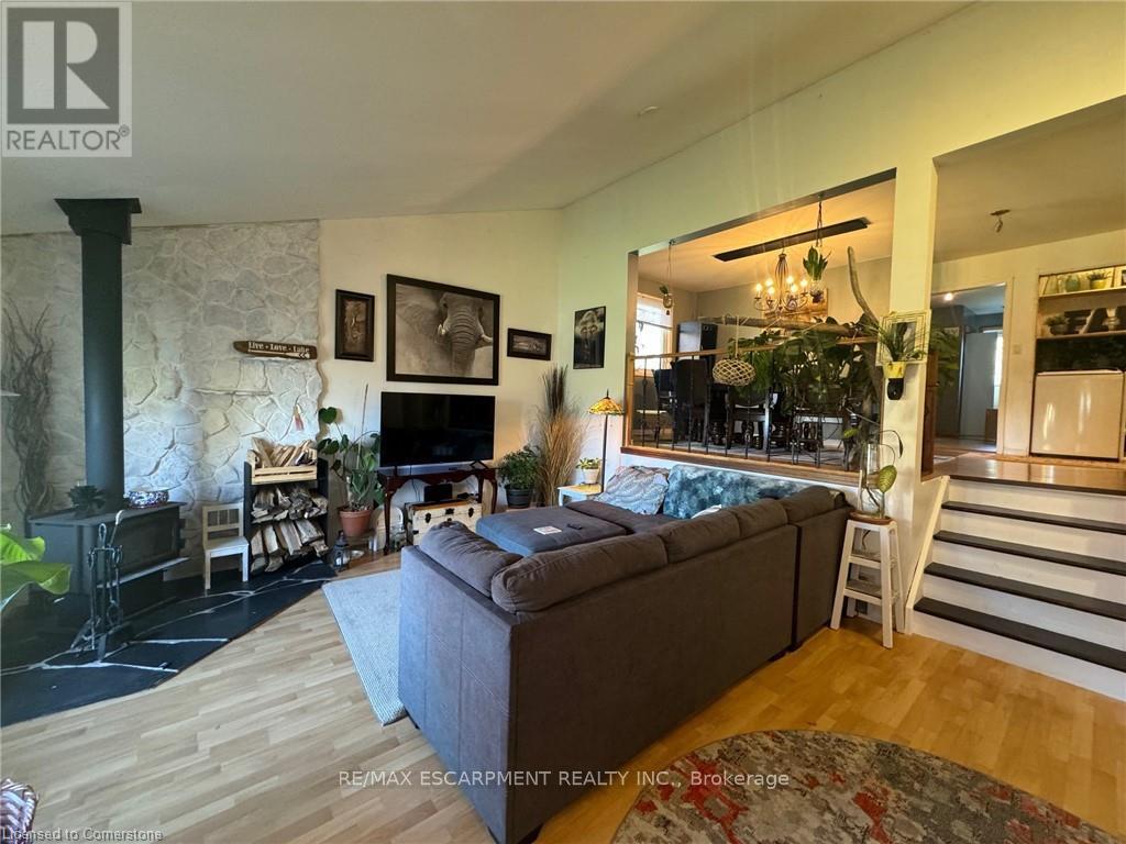 Property at 24 WOODHOUSE AVENUE image 3