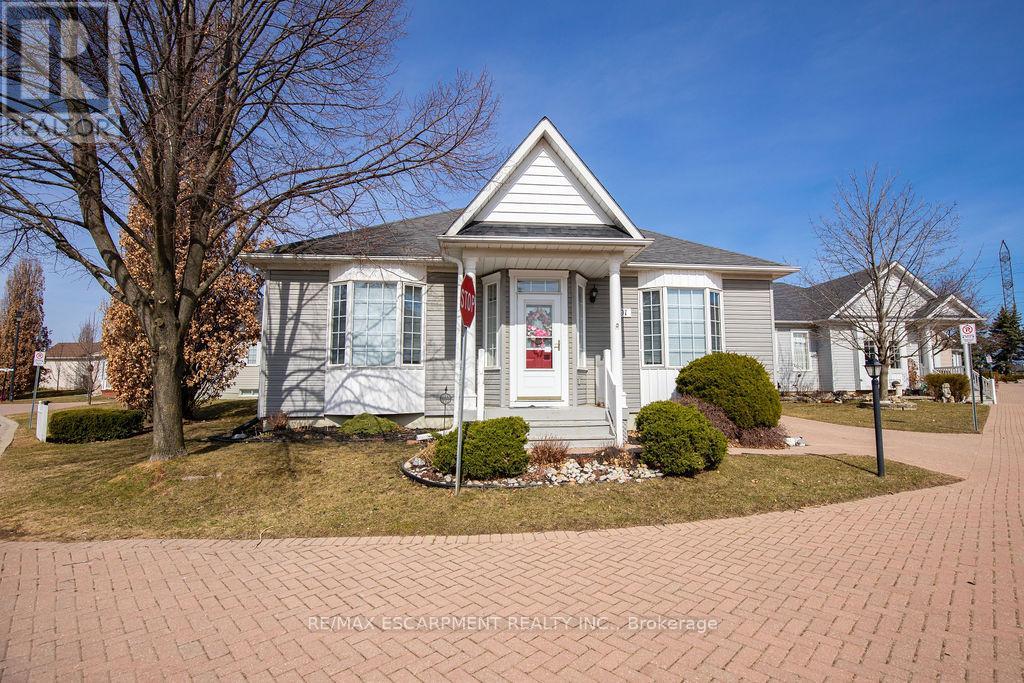 Property at 91 SILVERBIRCH BOULEVARD image 4