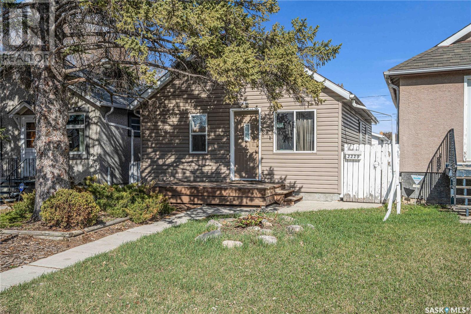 Property at 2229 McDonald STREET image 2
