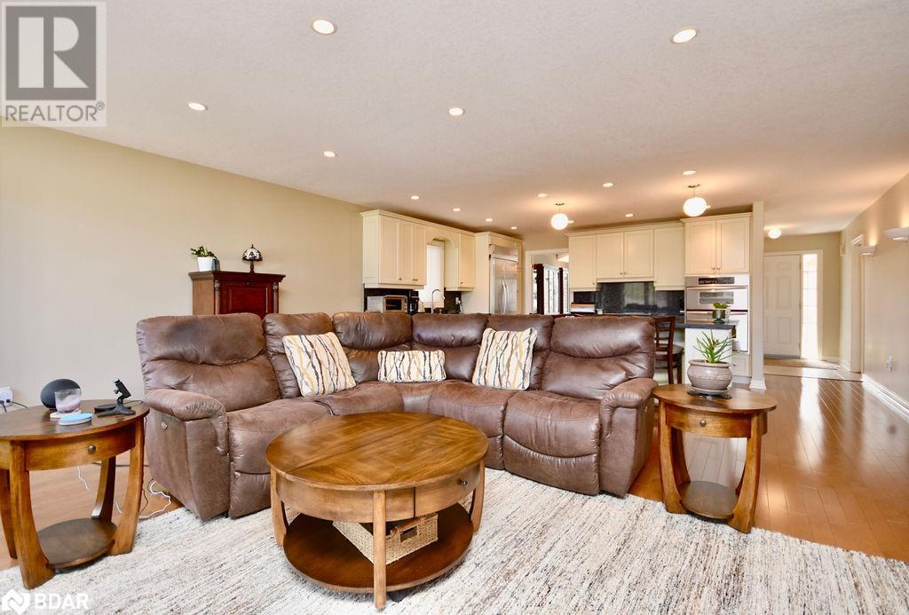 167 Crompton Drive, Barrie, Ontario  L4M 6P1 - Photo 8 - 40711225