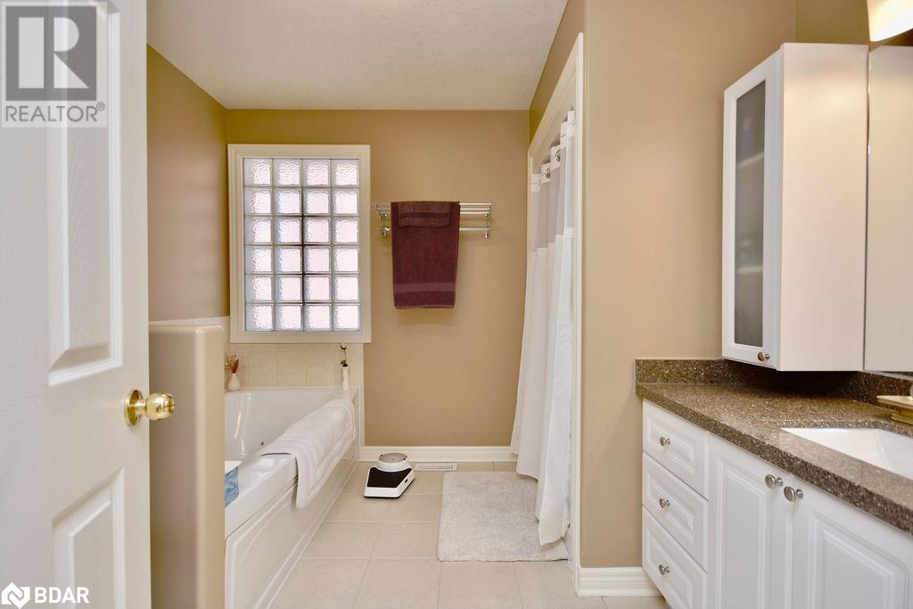 167 Crompton Drive, Barrie, Ontario  L4M 6P1 - Photo 24 - 40711225