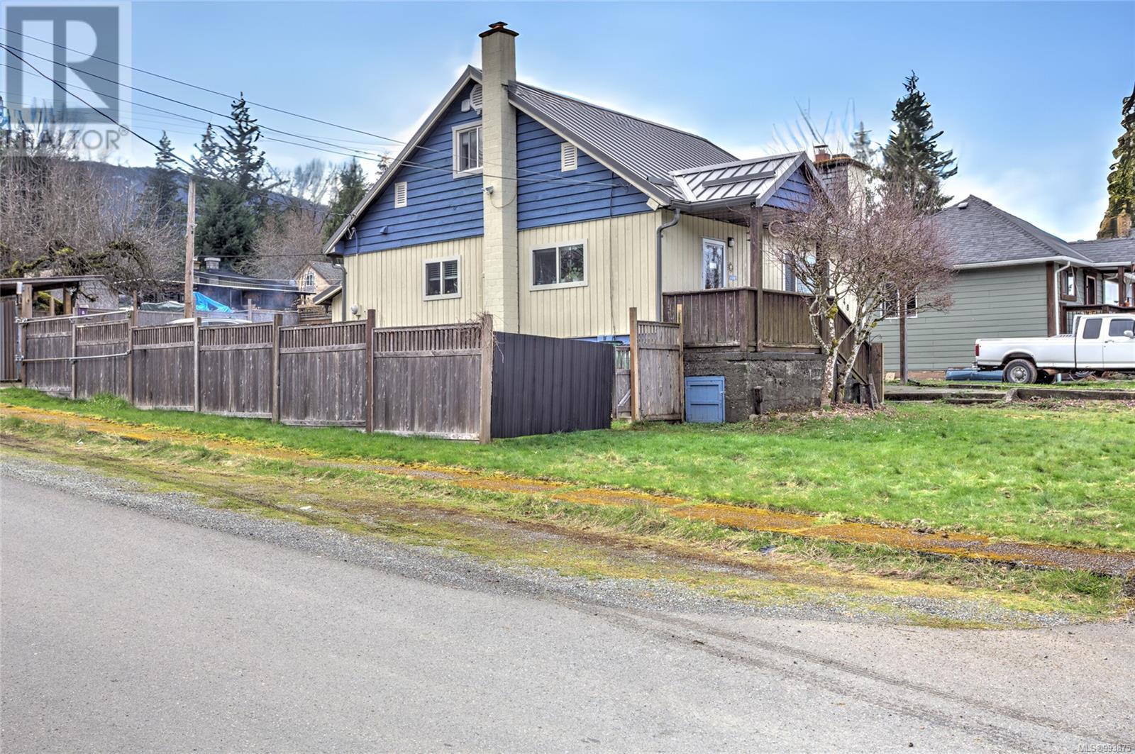 Property at 48 Hemlock St image 3