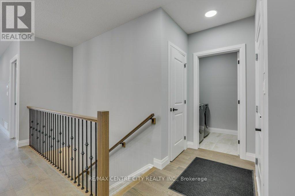 Photo 11 of 42 for 271 South Carriage Road